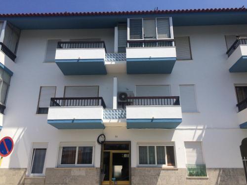  Carcavelos Luze Beach House in Carcavelos