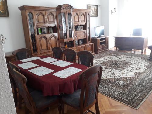 Piac Utcai Apartman 2