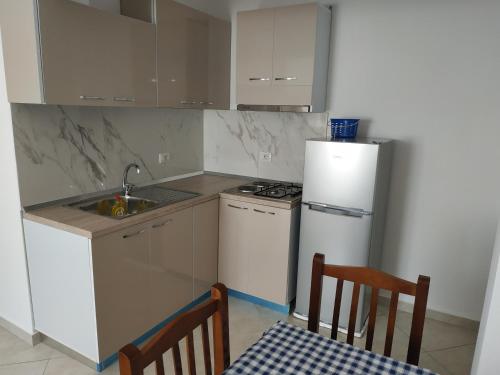 Dhoma Plazhi Nefeli - main image