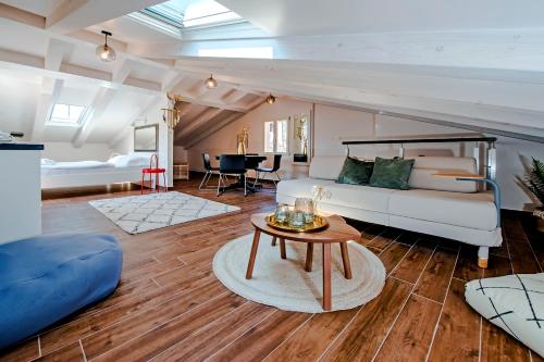 Villa Seaview! 3-apartments in old town! in Rovinj