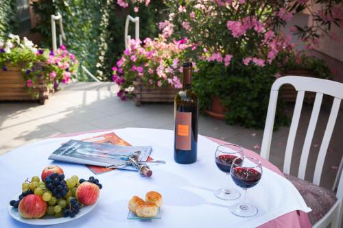 Ételek és italok, Fabian Panzio near Katona József Színház