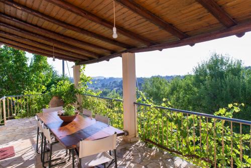 Villa with private garden in เครซเทนา