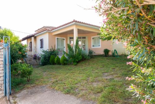 Villa with private garden