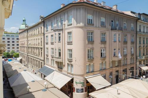 Flower Square Apartments - image 5