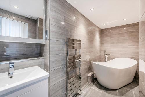 Picture of Stylish 2 Bedroom Flat In Knightsbridge