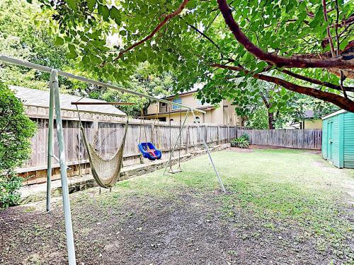 1802 Kinney Avenue Home - image 4