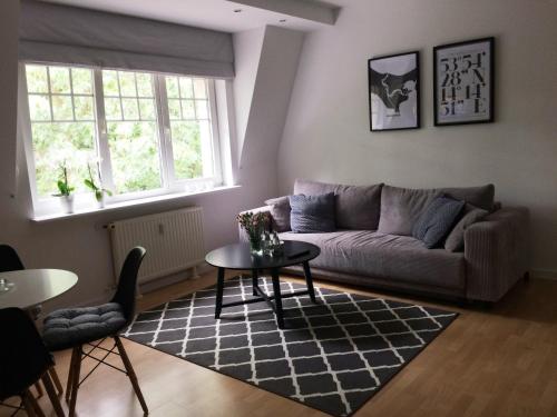 One-Bedroom Apartment image 5
