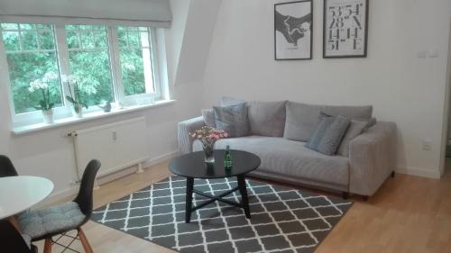 One-Bedroom Apartment image 3