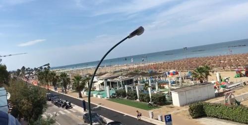  Appartment Atlantic, right at the beach!, Pension in Roseto degli Abruzzi