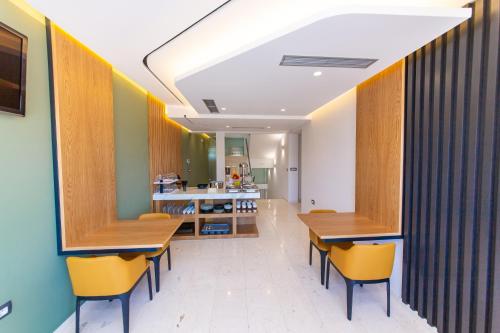 Inada Hotel - image 6