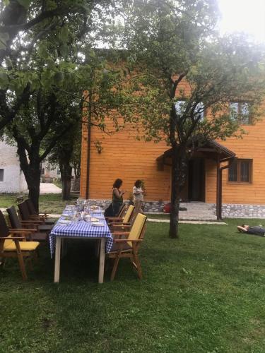 Guesthouse Mehmeti - image 6