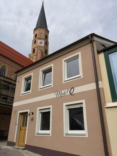 . Motel Q - das kleine Stadthotel