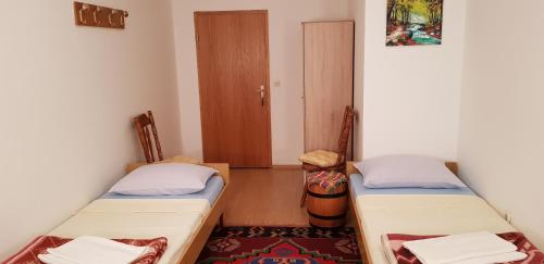 Rooms Rafomarija in Sluzanj