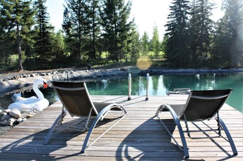 Swimming pool, Woodhouse Cottages And Ranch in Prince George (BC)