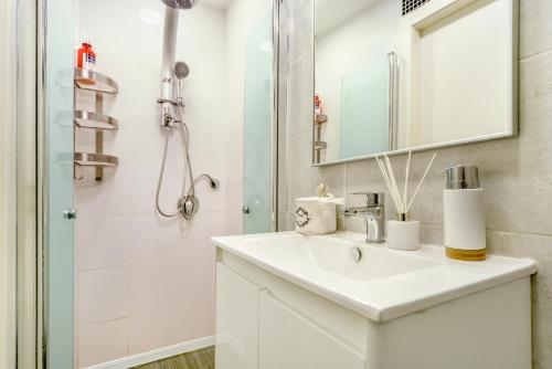 HaHavatselet Suite - Isrentals - image 14