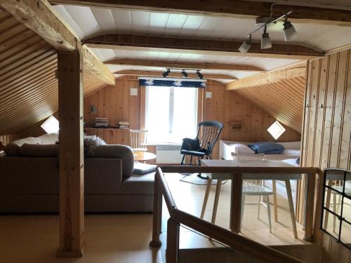 Charming Lakeside House with sauna in Lillehammer City Center