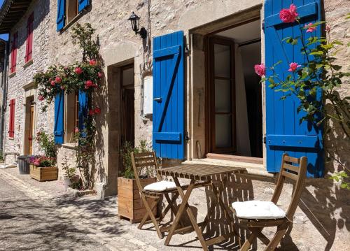 Gîte Rue des Fleurs Puycelsi