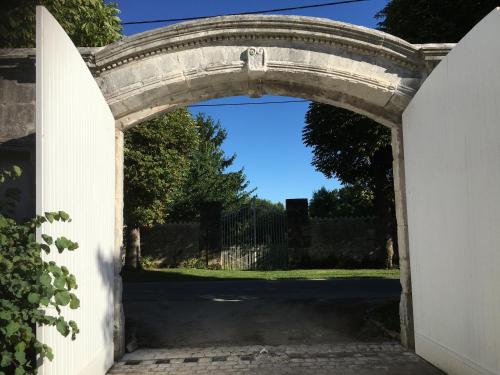 

Logis de Guitres - Chambres d'Hotes