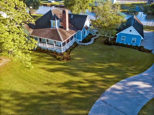 A Chateau on the Bayou Bed & Breakfast
