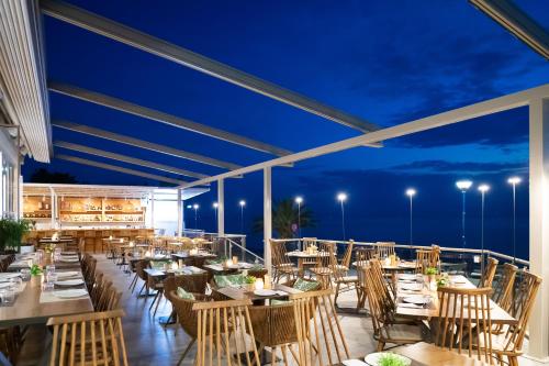 Sea Level Hotel - main image