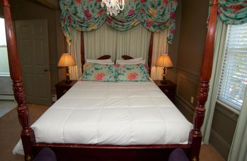 Bellevue Manor in Newport, USA