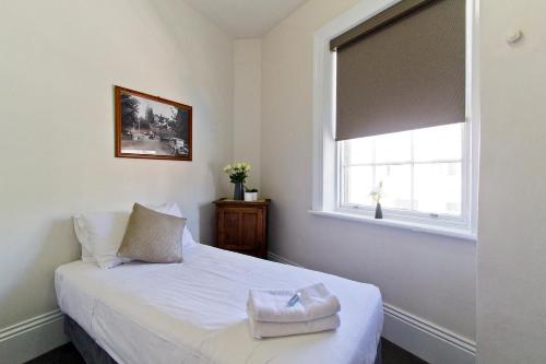 Deloraine Hotel image 25