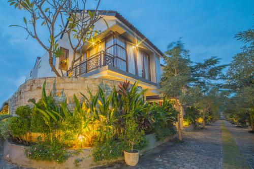 Grand Kesambi Resort and Villas