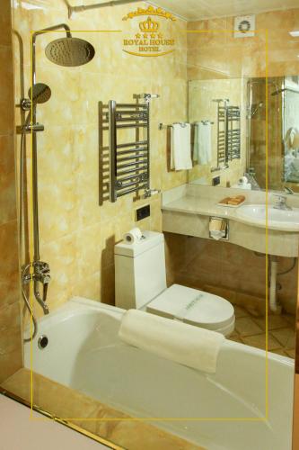 room detail thumbnail 2