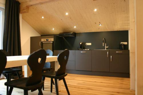 MO Chalet - image 9