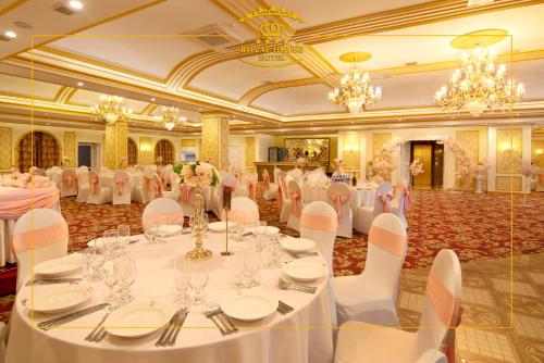 Restaurant, royal house hotel 2 in Ulaanbaatar