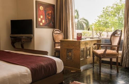 room detail thumbnail 1