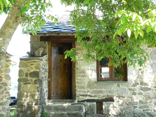  El Taller De La Seda, Pension in Avedillo de Sanabria bei Ribadelago