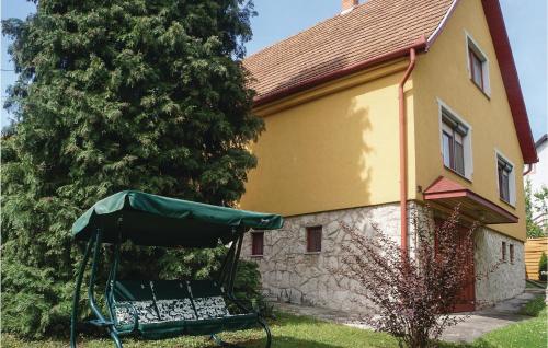  Two-Bedroom Holiday Home in Balatonalmadi, Unterkunft in Balatonalmádi
