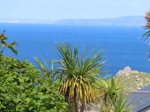 1 Barallan, St Ives, Cornwall