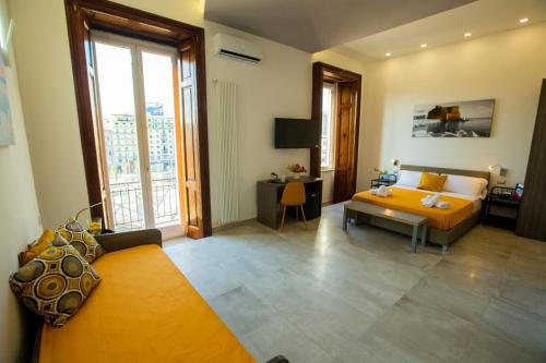 Bayard101, Naples