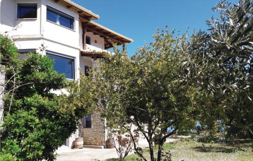  Four-Bedroom Holiday Home in Glyfa, Pension in Glífa bei Soúrpi