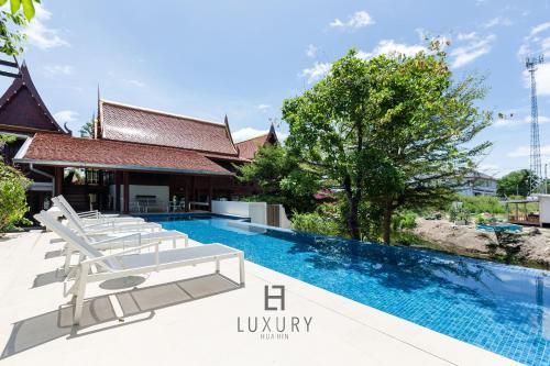 Modern/Traditional 4 Bedroom Pool Villa - T70 Modern/Traditional 4 Bedroom Pool Villa - T70