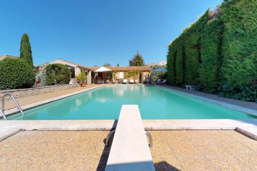 Maison avec piscine et green de golf au coeur du Luberon