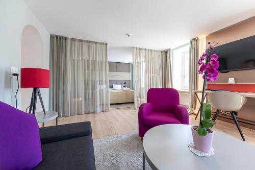 2 bedrooms, 4 beds