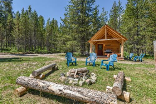 Little Fox by KABINO Fire Pit Large Yard Loft with Low Ceiling Grill WiFi in Island Park, USA