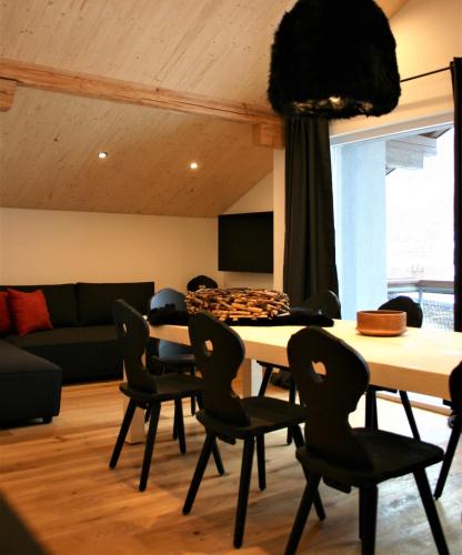 MO Chalet - image 12
