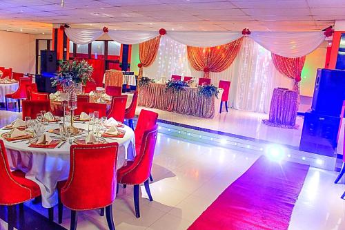 Banquet hall, New Fairmount Hotel in Livingstone