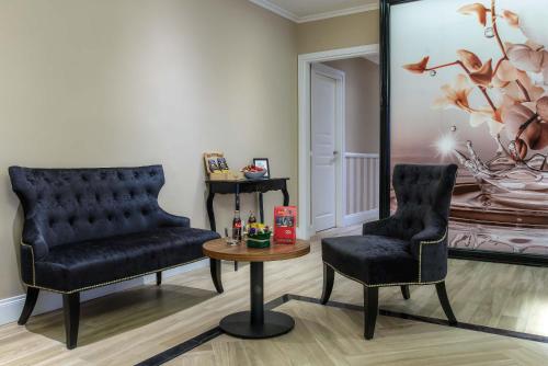 The Boutique Hotel - image 6