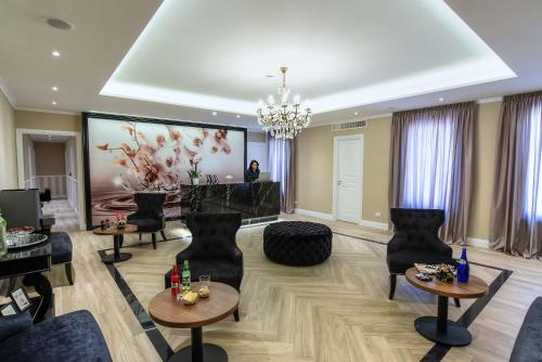 The Boutique Hotel - image 10