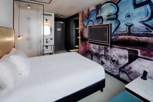 Hotel the Match - image 7