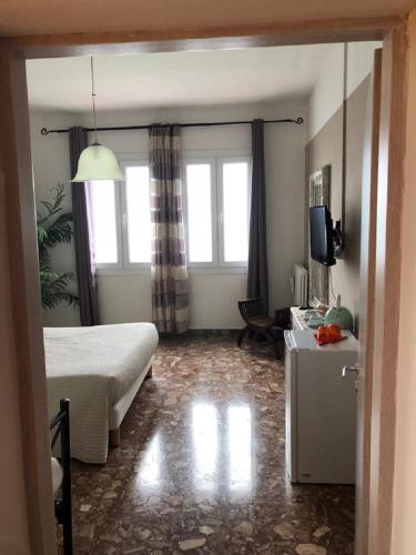 Double Room with Sea View image 6