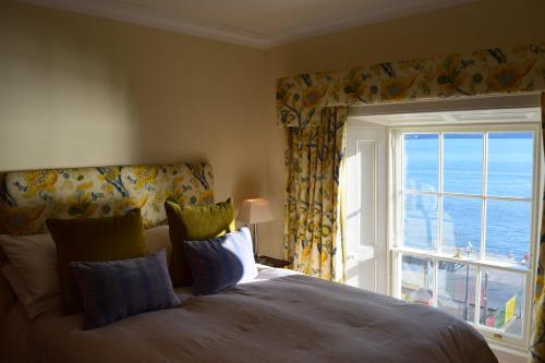 West Beach House -Sea Views in Cobh