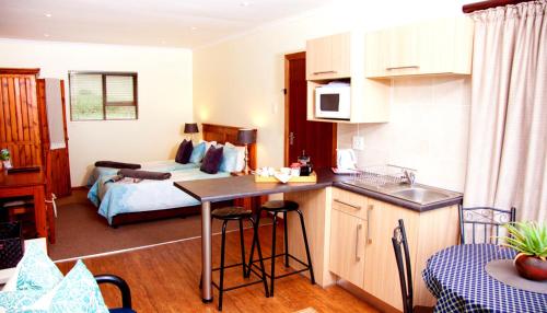 WarmKaros Bed & Breakfast – East London, IA