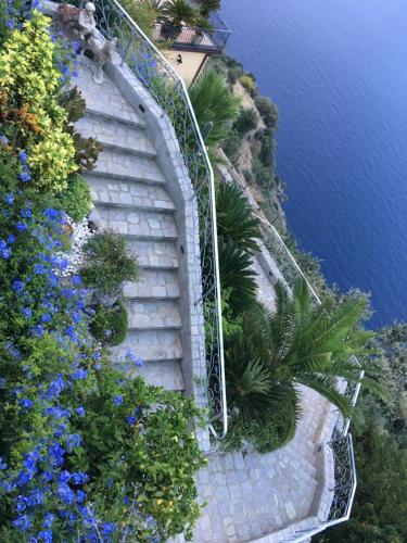 Carluccio’s stanza privata vista mare 3