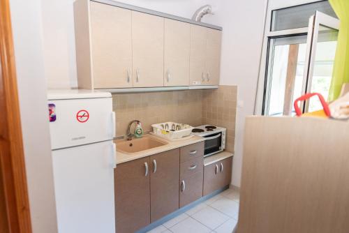 Nikos Apartments - image 13
